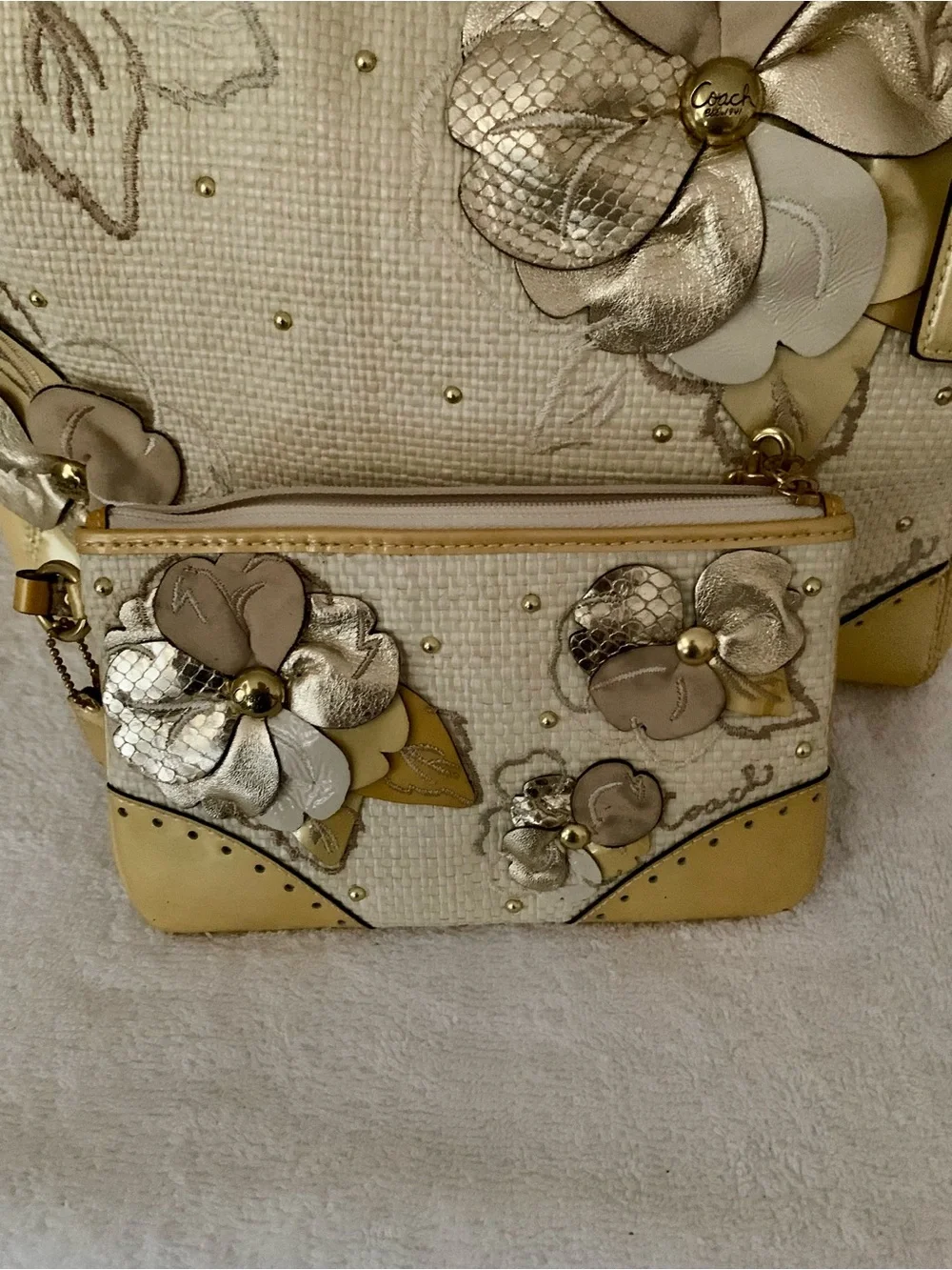 RARE Coach Raffia Floral Appliqué  Wristlet - Cream and Gold “LIMITED EDITION”